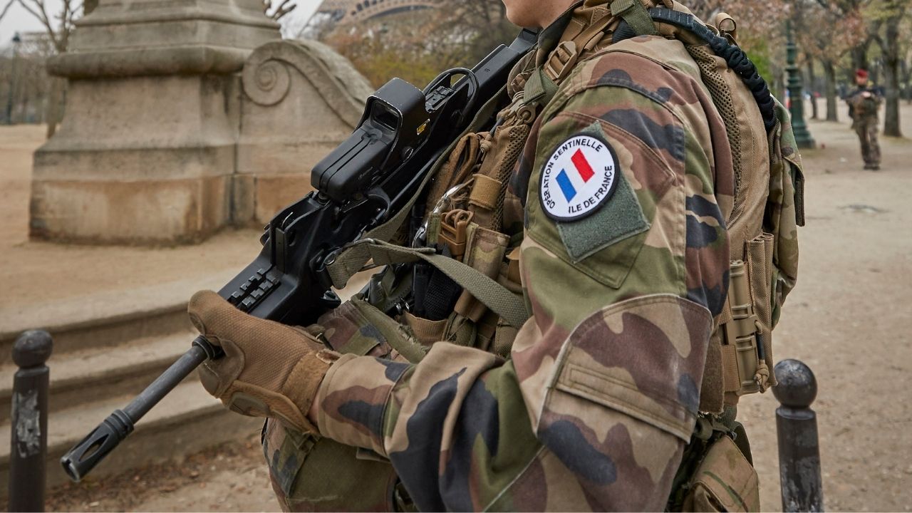 Governo francês anuncia morte de líder da Al-Qaeda