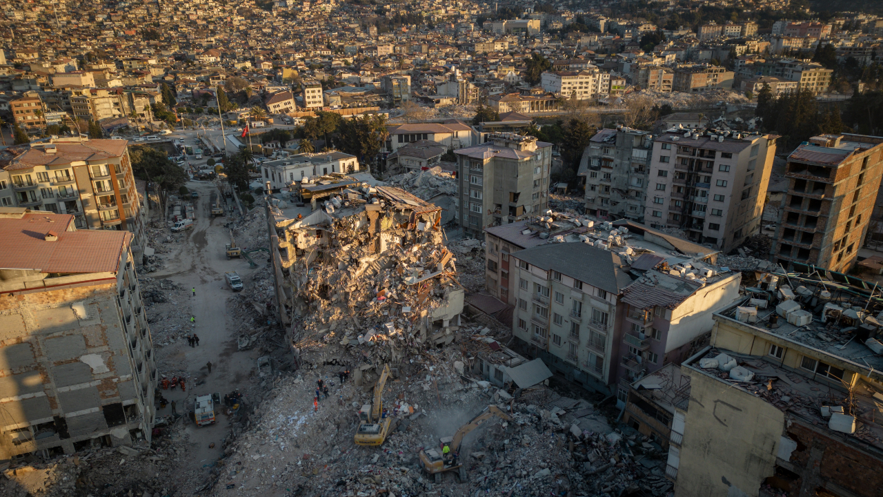 Novo terremoto atinge Turquia e Síria na segunda-feira, 20