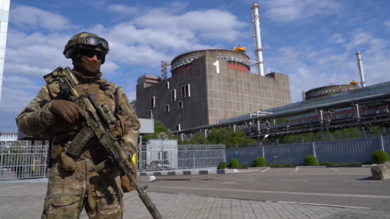 Agência nuclear internacional vai à usina ucraniana sob risco iminente