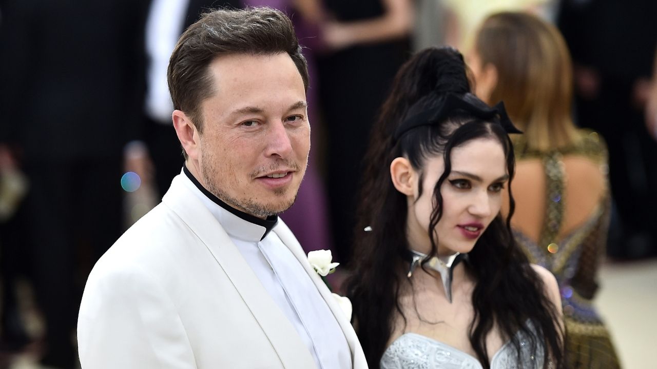Grimes nega que sua carreira é financiada pelo namorado bilionário Elon Musk