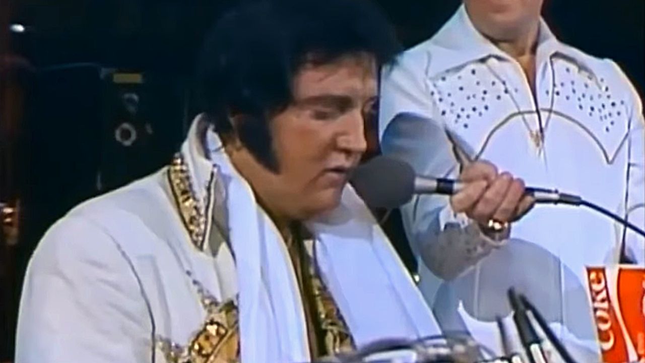 Como foi o último show do rei Elvis, ocorrido há 44 anos: ‘Nos encontraremos de novo’