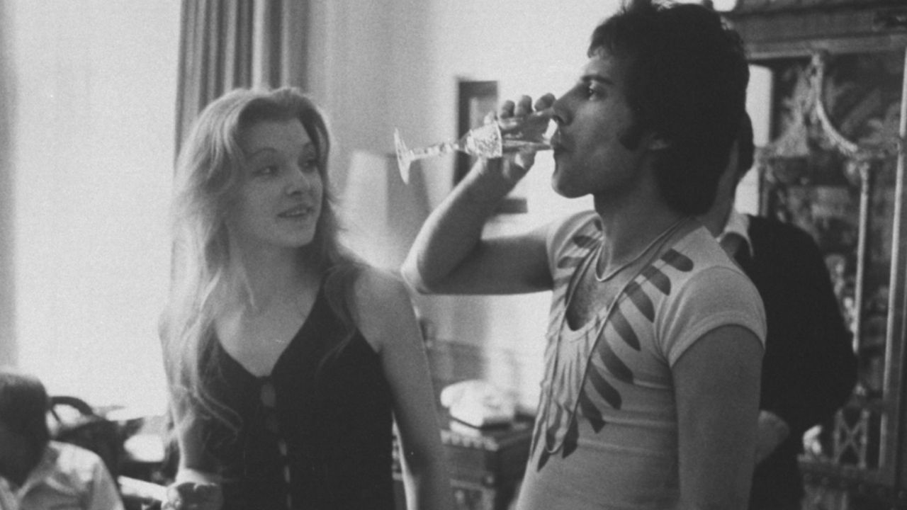 Eterna companheira: Como Freddie Mercury conheceu Mary Austin