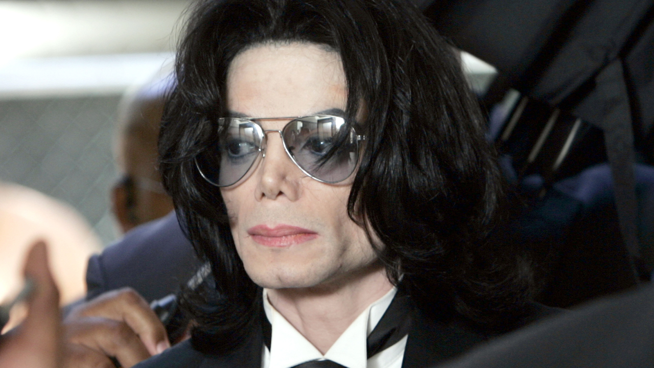 Dois processos de supostos abusos sexuais cometidos por Michael Jackson são reabertos
