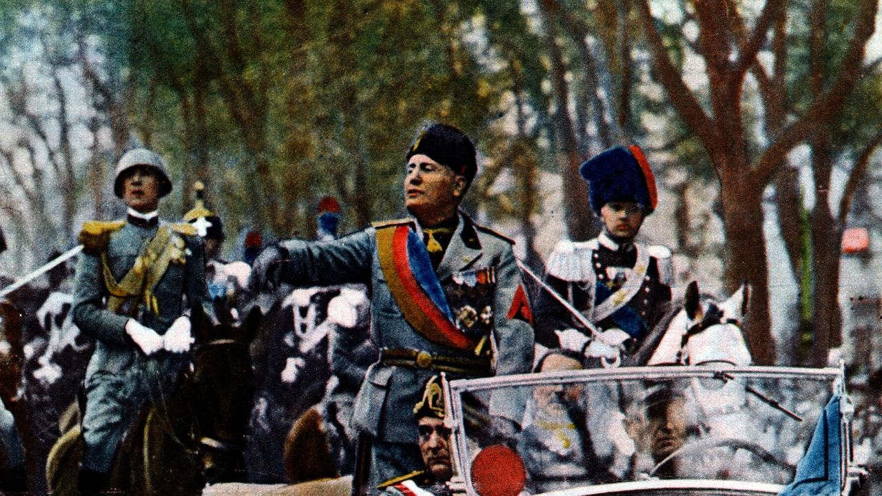 Mussolini, antes de ser adepto do fascismo, era militante socialista