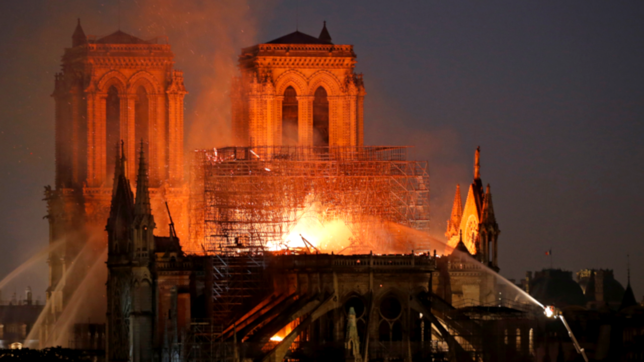 Especialista descobre o que colaborou com a destruição da catedral de Notre-Dame