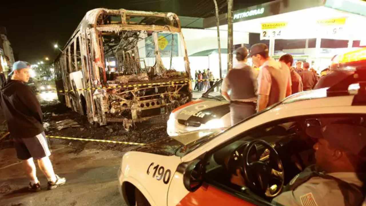 Onda de terror em São Paulo: Os mais de 200 ataques orquestrados pelo PCC