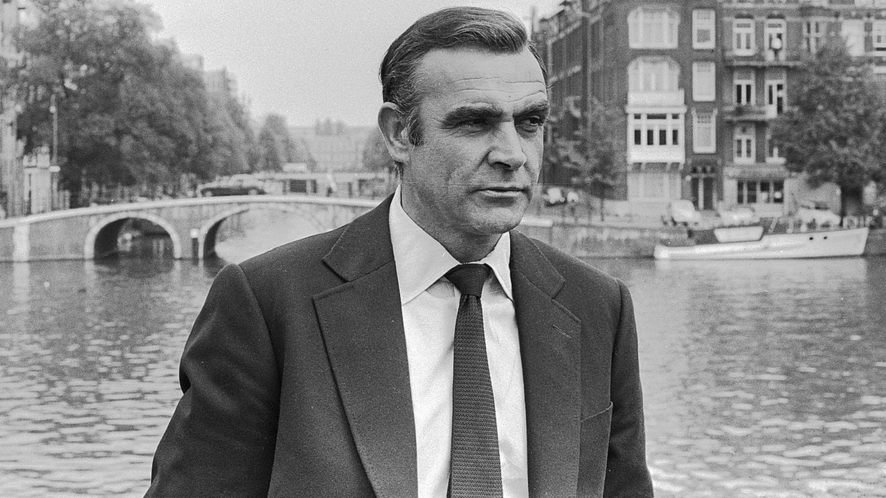 Dos filmes de James Bond a condecoração por Elizabeth: A carreira de Sean Connery