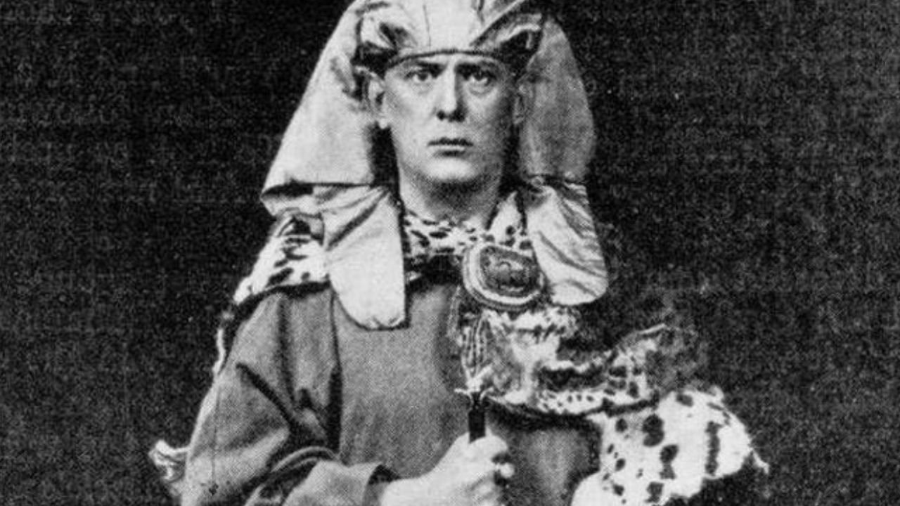 Ocultismo, amor livre e sexo: 5 fatos singulares sobre Aleister Crowley