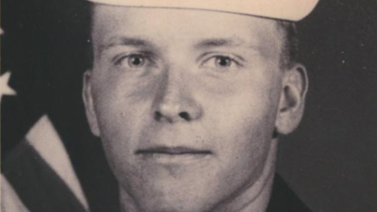 Um dos maiores crimes de homofobia: Há 28 anos, Allen R.Schindler era brutalmente assassinado em Nagasaki