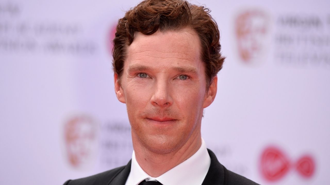 Família de ucranianos será abrigada na casa de Benedict Cumberbatch