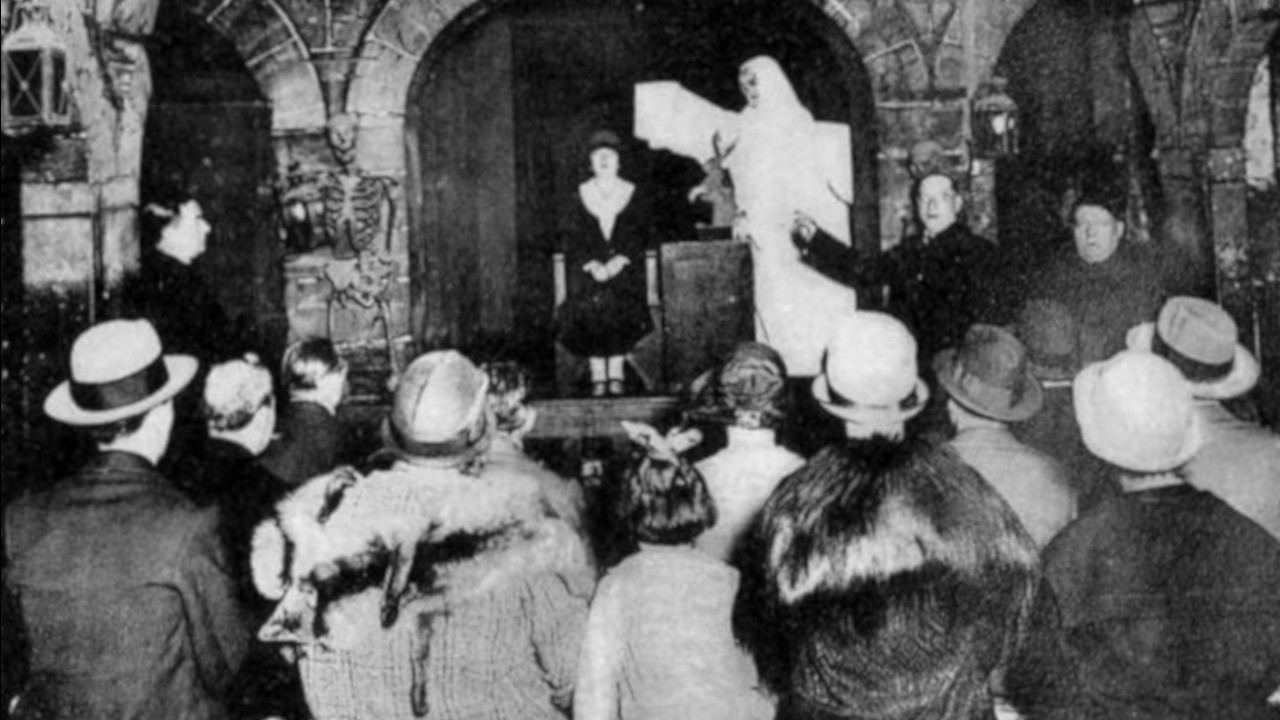 Temática mórbida: conheça o singular cabaré da Era Vitoriana que celebrava a morte