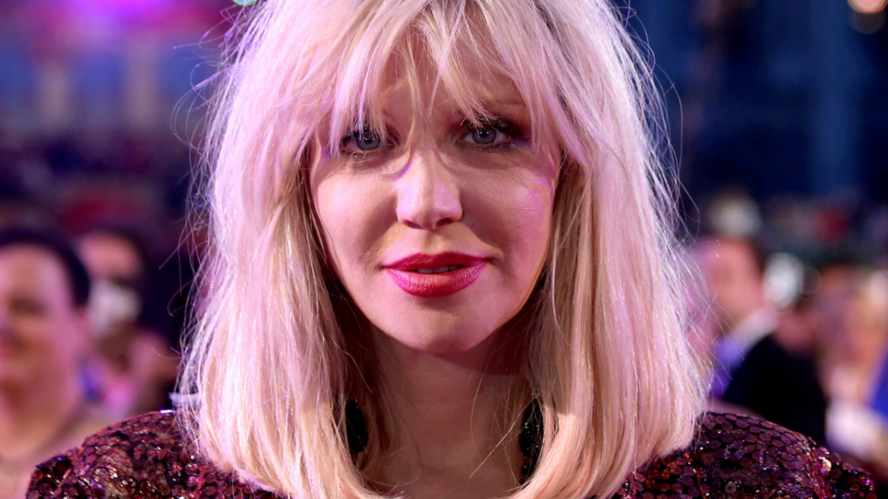 ‘Quase morri com 43kg’: Courtney Love comenta seu quadro de anemia