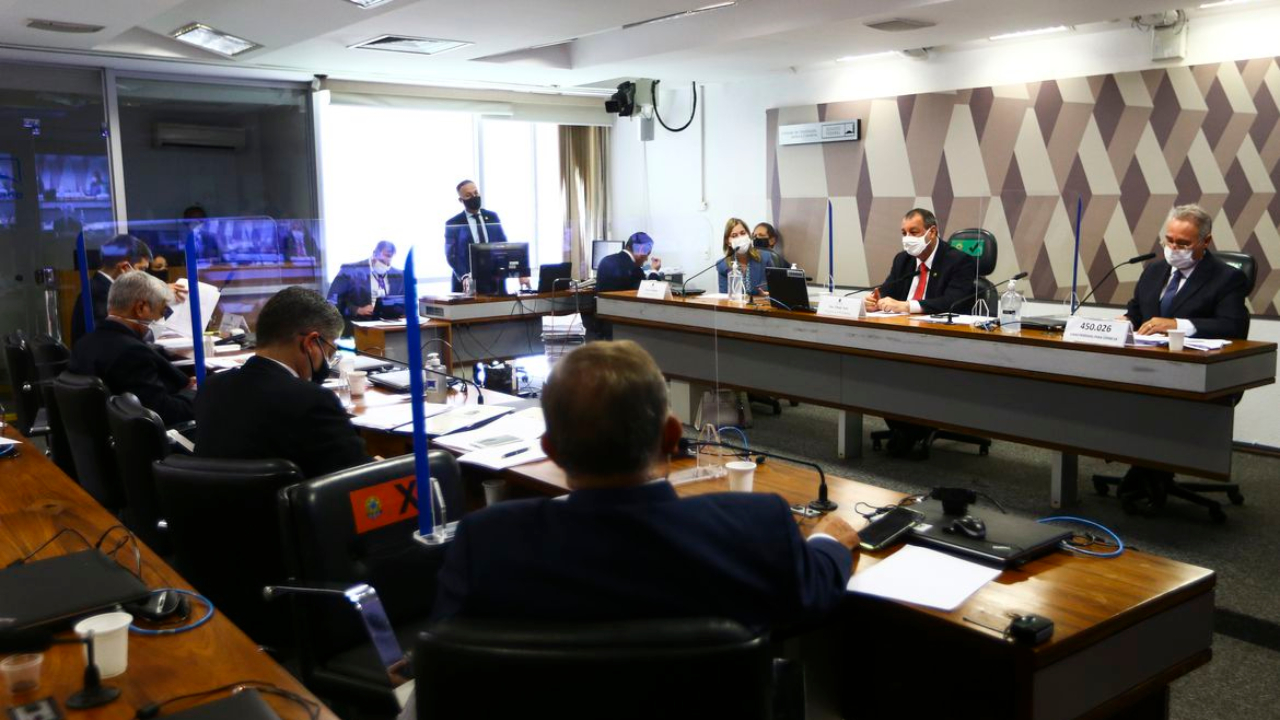Quais foram as declarações de Mayra Pinheiro durante a CPI da Covid-19?