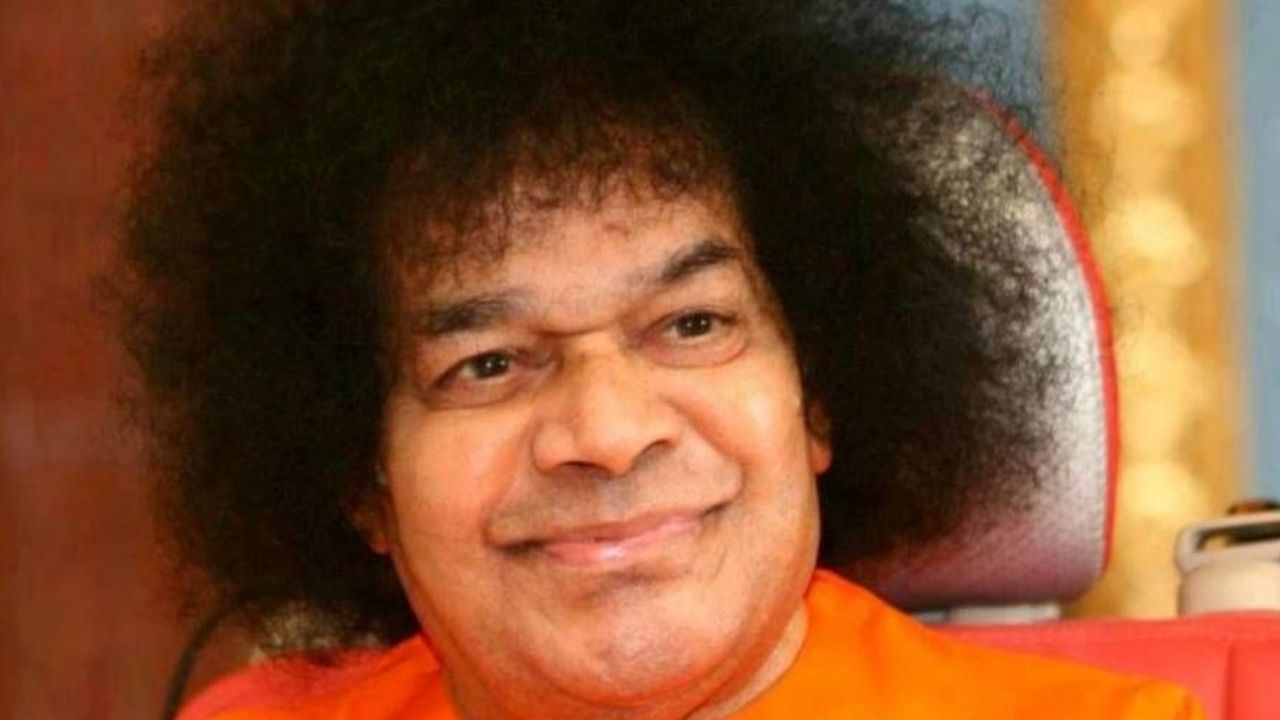 Mensagens de amor, milagres e controvérsias: a intensa saga de Sai Baba