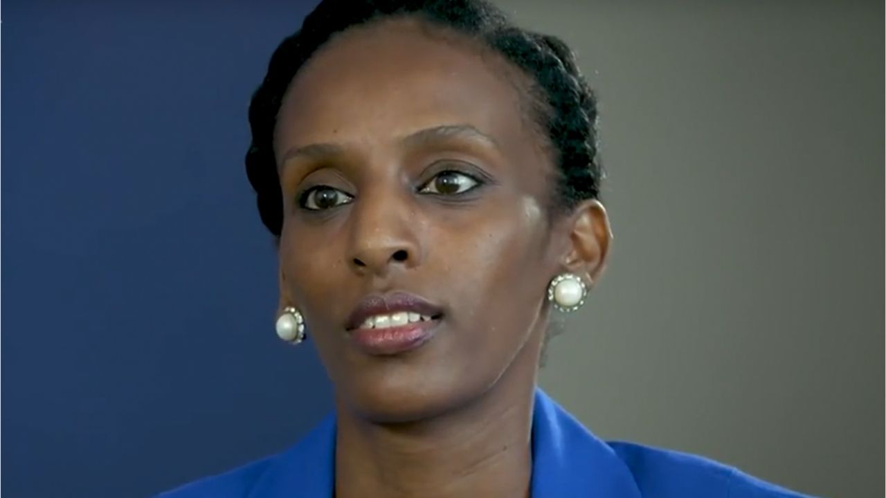 Mariam Ibrahim, a mulher sudanesa grávida que foi condenada à morte por ser cristã