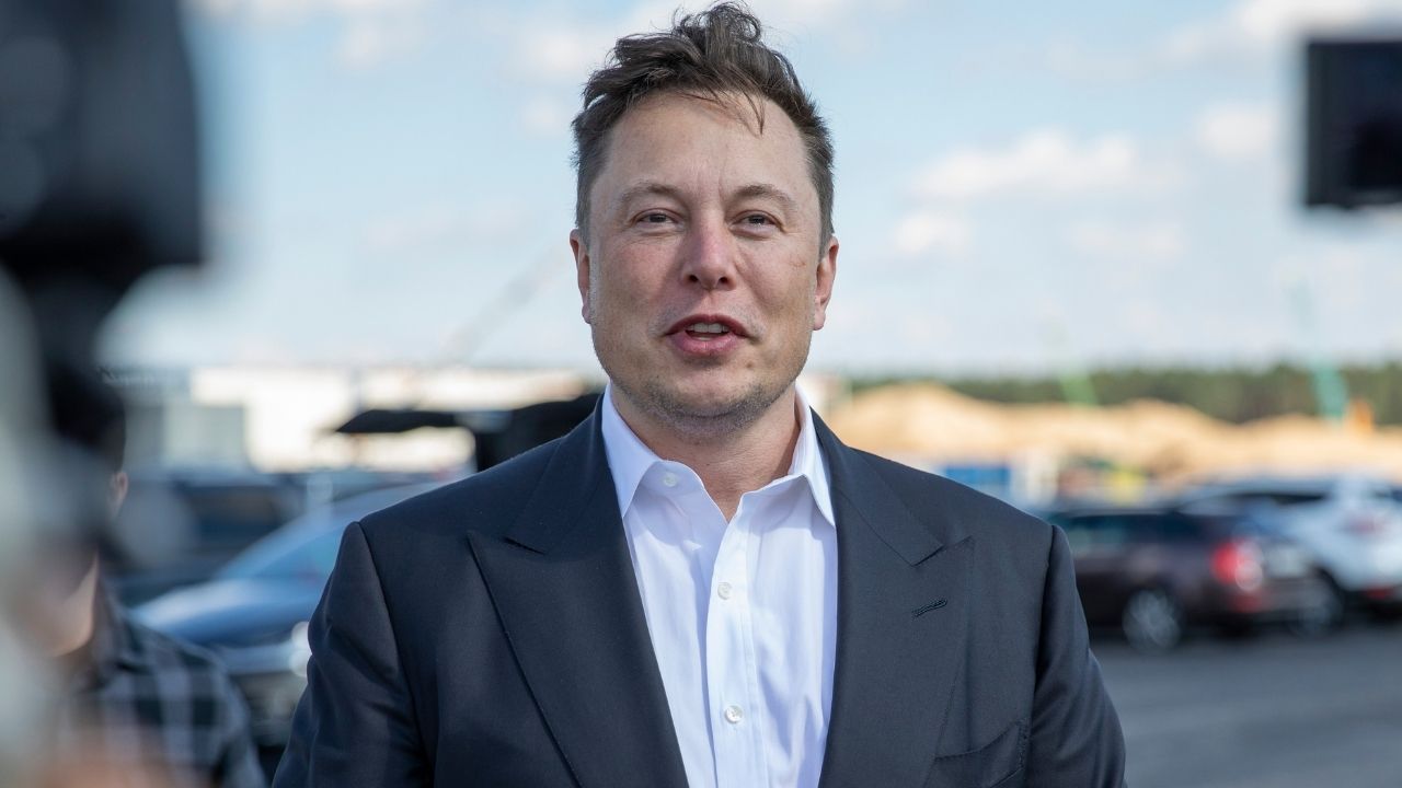 Twitter deve chatear extrema-esquerda e extrema-direita, diz Elon Musk