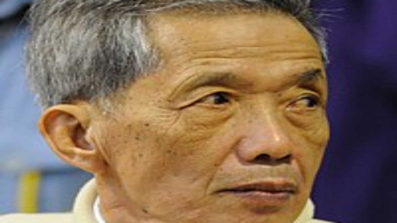 Torturador do Khmer vermelho conhecido como Douch, morre aos 77 anos