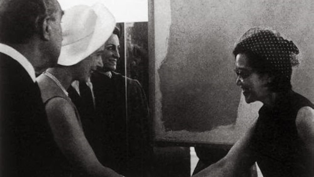 Elizabeth II de Havaianas: a curiosa participação da rainha na cerimônia de inauguração do MASP