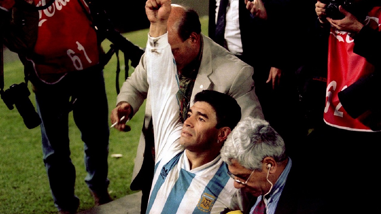 Da água batizada dada à Branco aos filhos fora do casamento: 5 fatos polêmicos sobre Diego Maradona