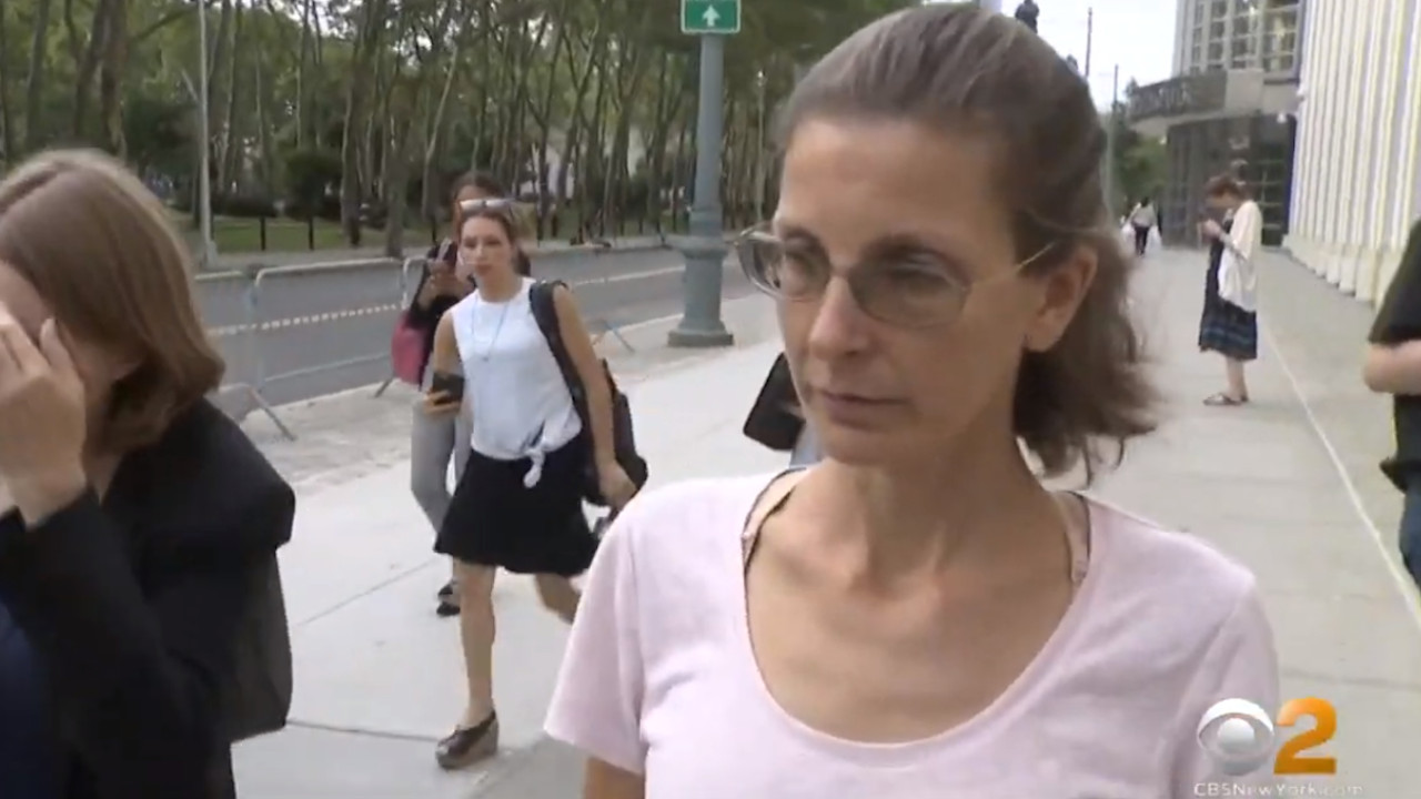 Herdeira da destilaria Seagram é condenada em caso de escravos sexuais