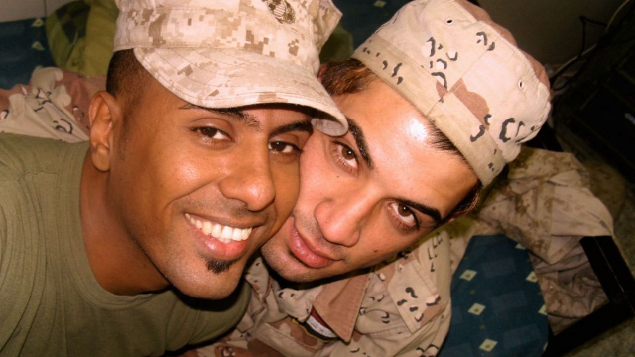 Virou documentário: Em meio à guerra e homofobia, dois homens encontraram o amor