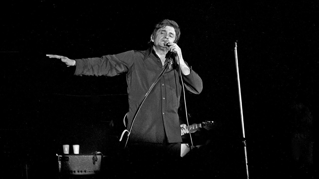 O ataque de avestruz que fez Johnny Cash ter uma recaída