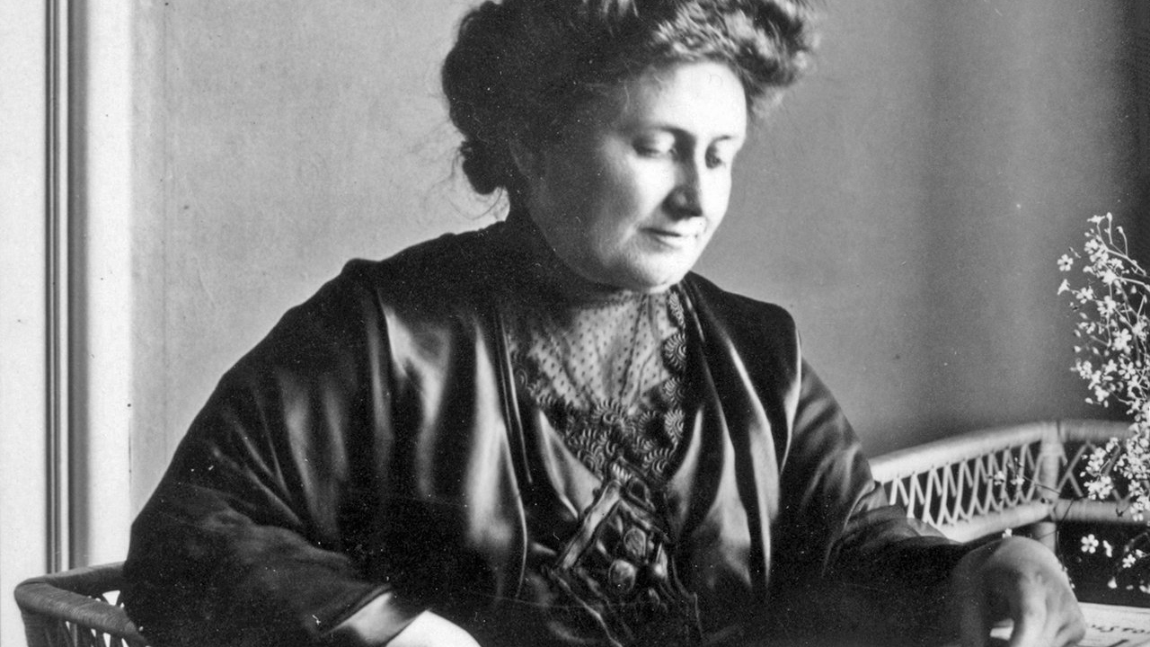 Maria Montessori, a médica e professora que criou um importante método de ensino