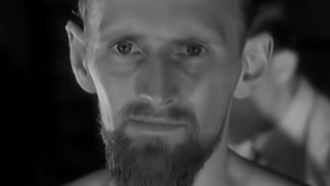 Perfurações inacreditáveis: Mirin Dajo, o homem almofada de alfinetes