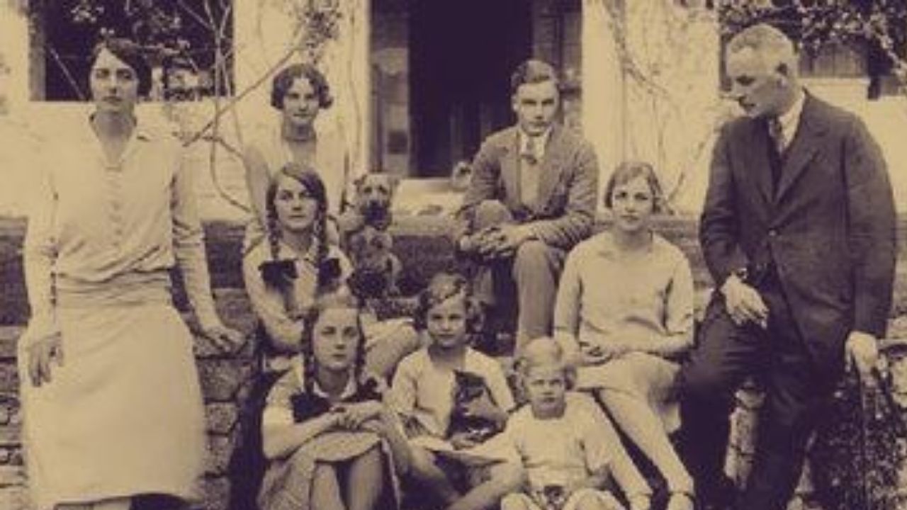 Ligação com Hitler e fuga comunista: a singular história das irmãs Mitford