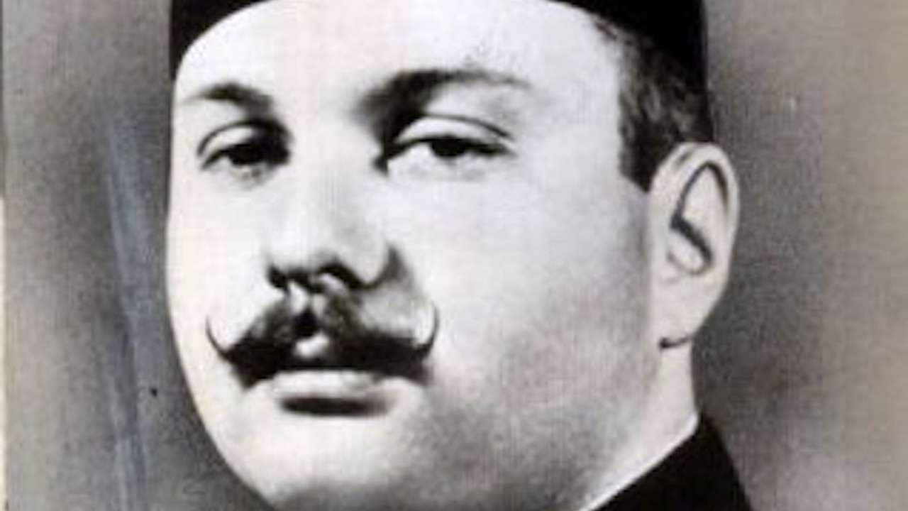Do furto de Churchill a proibição de carros vermelhos: as loucuras do rei Faruque I do Egito