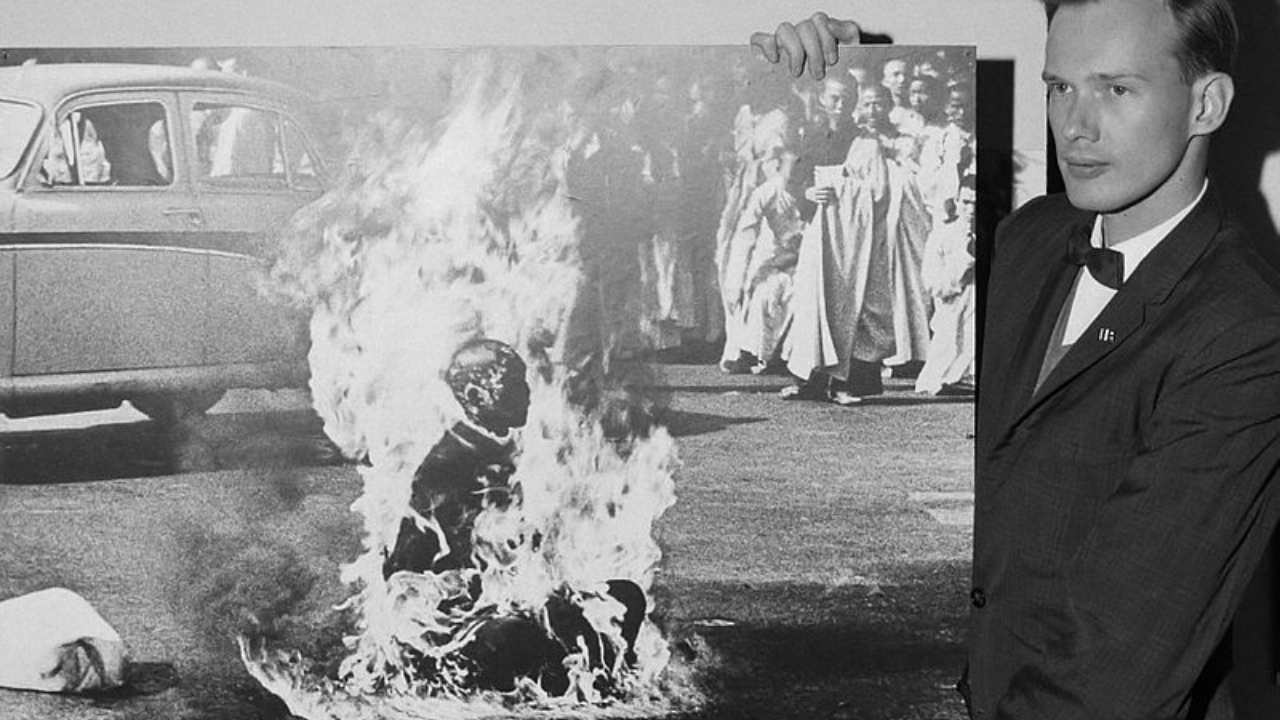 Monge que ateou fogo no próprio corpo: Há 60 anos, era tirada a foto que entrou para a História