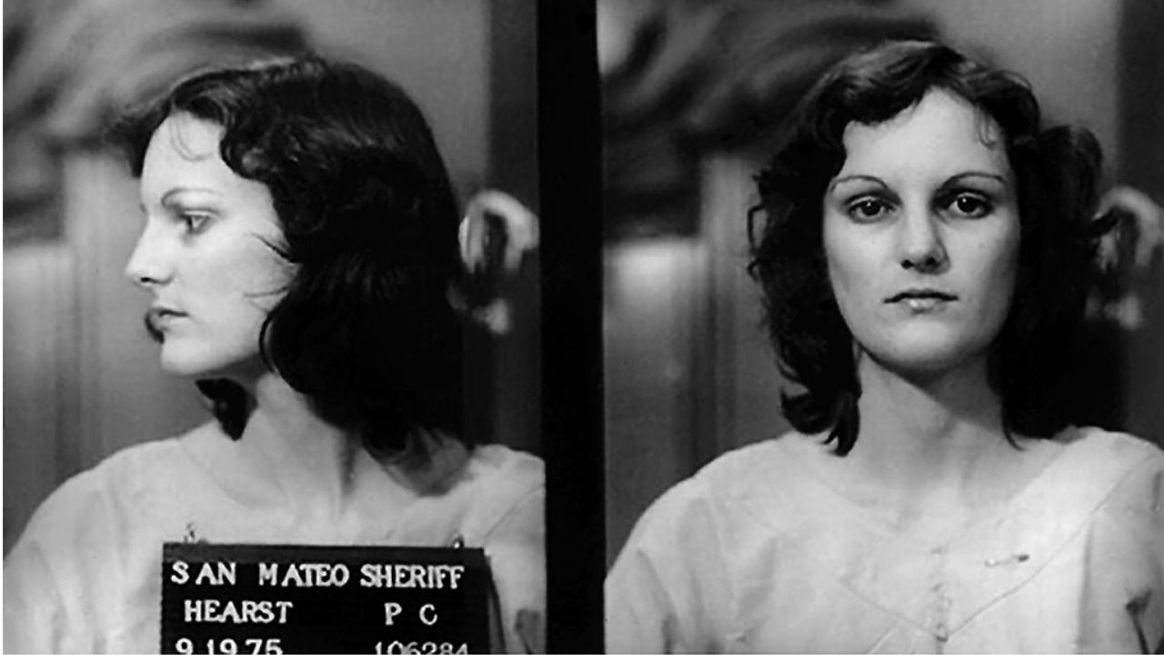 O controverso sequestro de Patricia Hearst, que foi de herdeira milionária à guerrilheira comunista