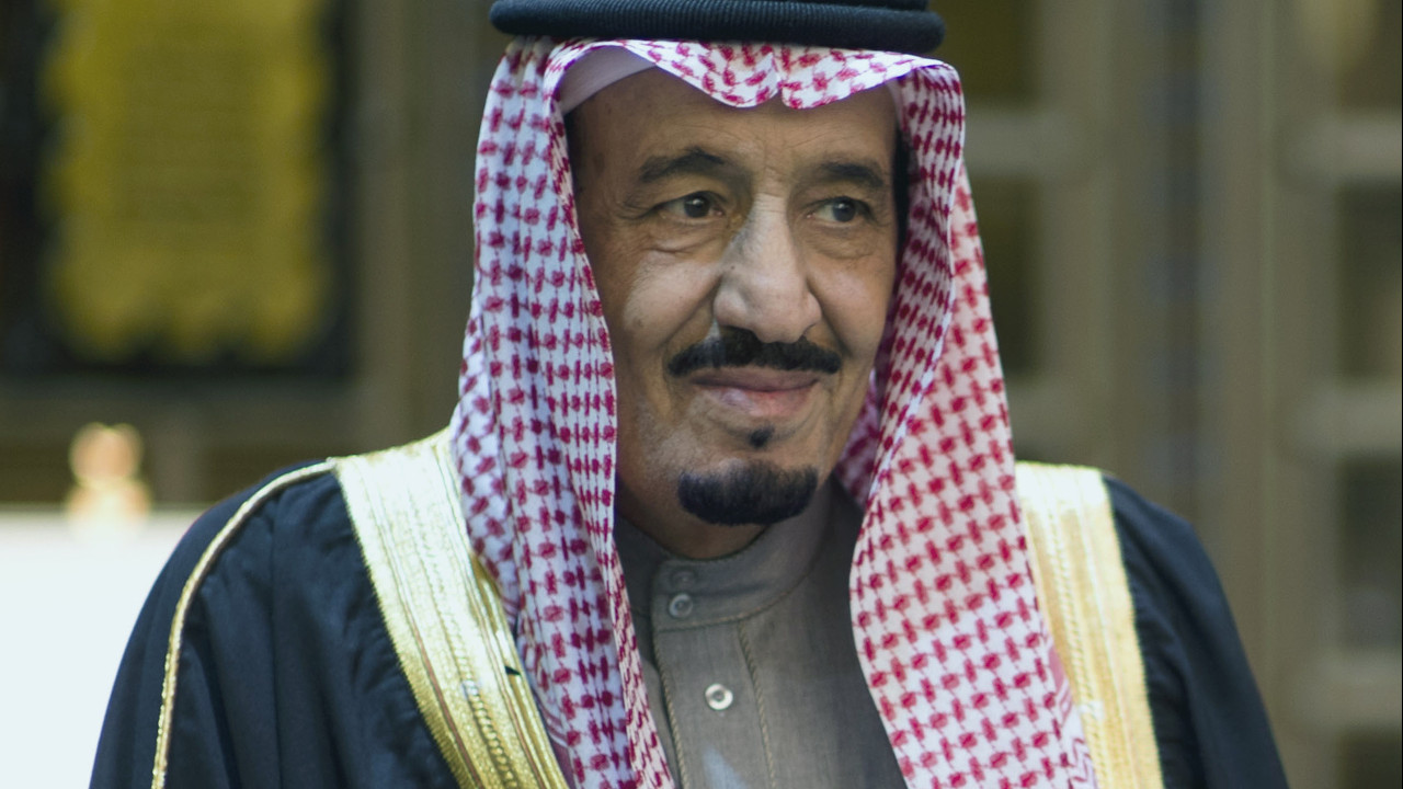 Internado, Salman, rei da Arábia Saudita, participa de videoconferência em hospital