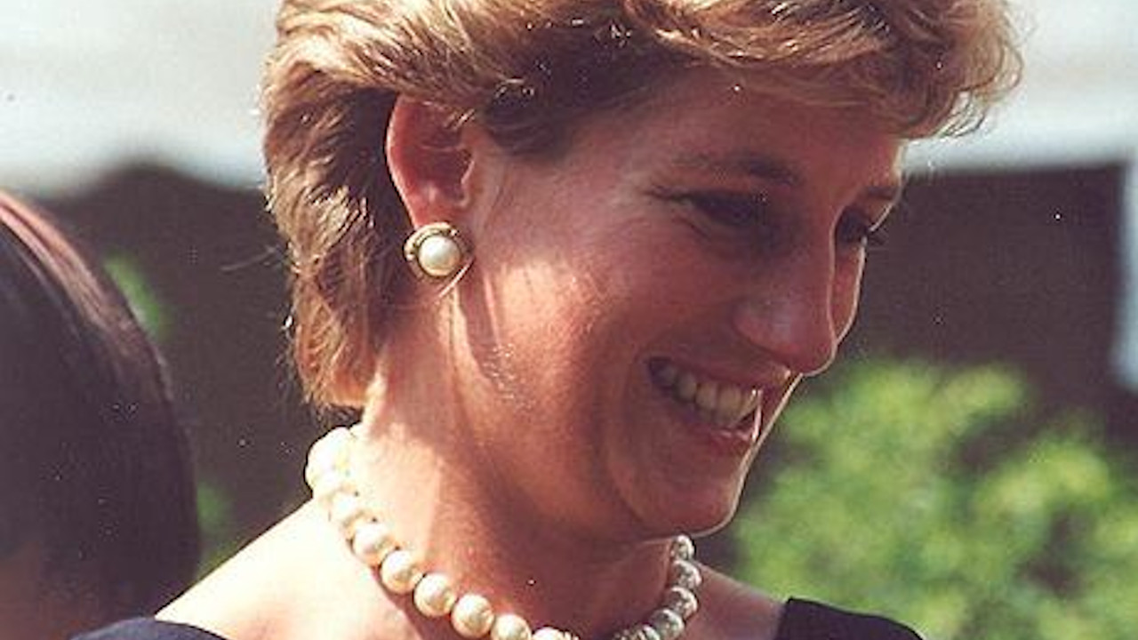 Revirando a corte: Como Lady Di mudou as regras da família real