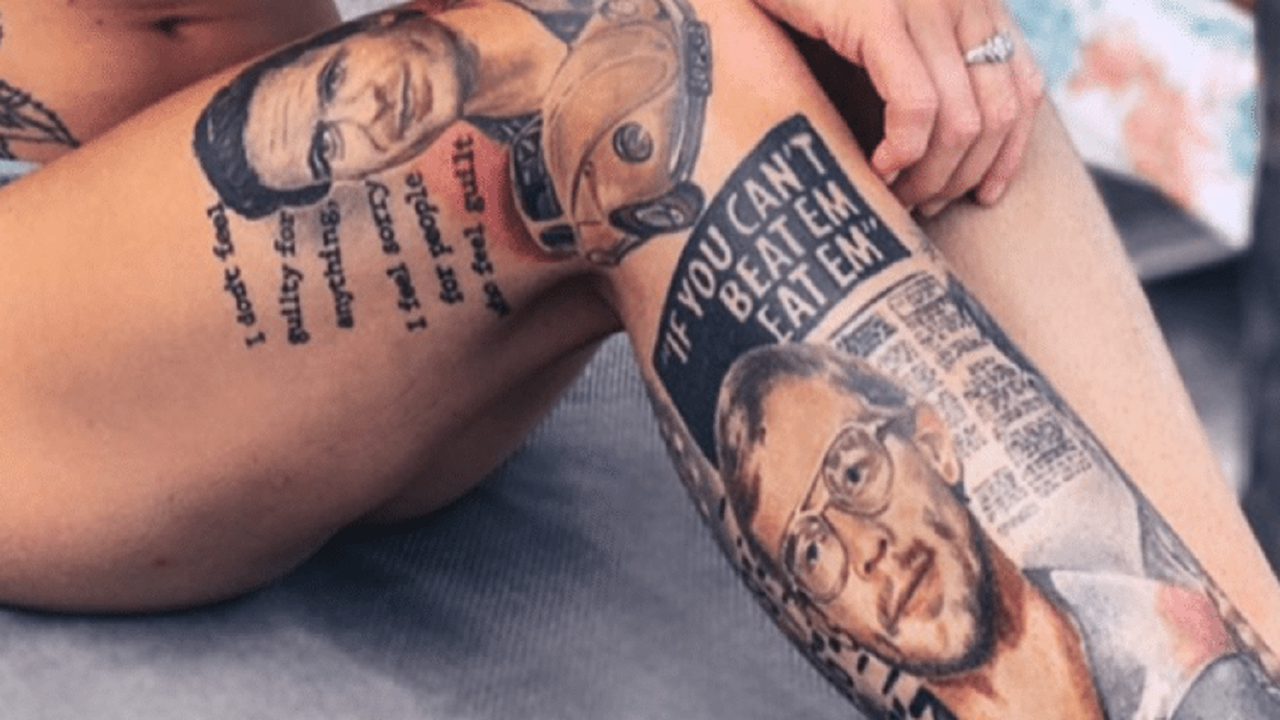 A mulher que gastou R$11 mil para tatuar serial killers em seu corpo