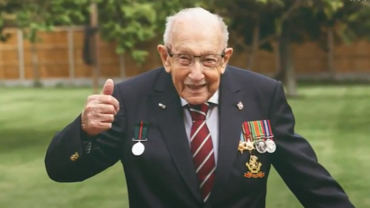 Inglaterra promoveu aplauso coletivo em homenagem ao veterano Tom Moore