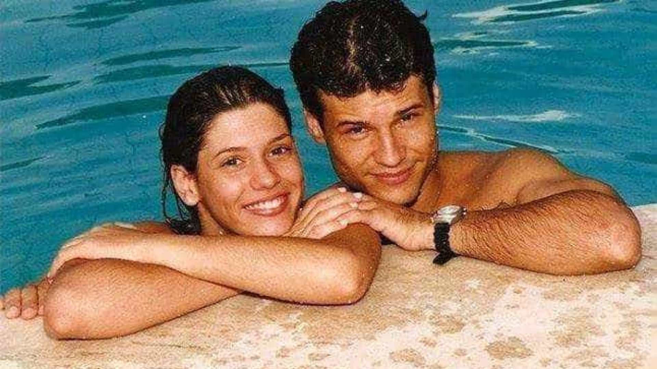 Ex-namorada de Dinho, o vocalista dos Mamonas Assassinas, recorda momentos com a família do artista