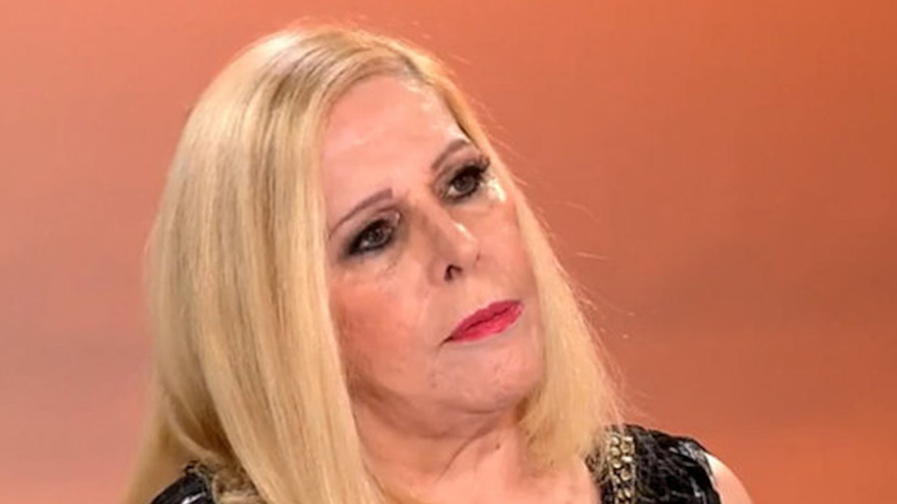 Falece aos 73 anos, em Santos (SP), a cantora Vanusa