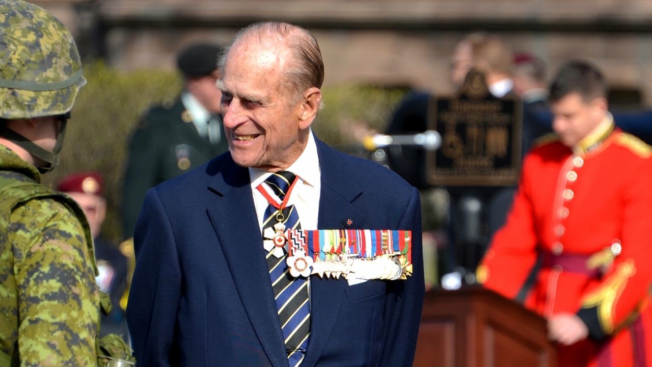 O curioso vilarejo que enxerga o Príncipe Philip, marido de Elizabeth II, como divindade