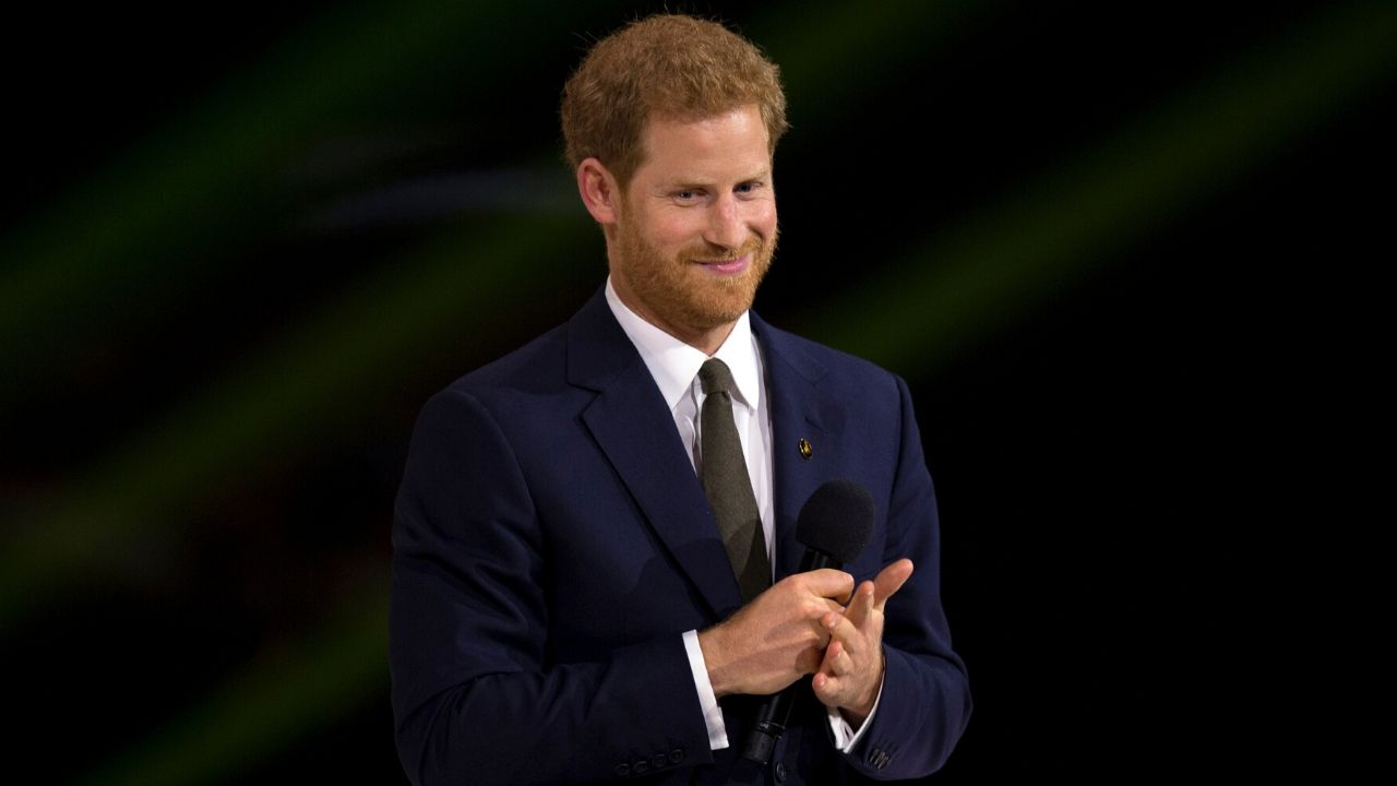 6 vezes em que o principe Harry tirou o sono de Elizabeth II