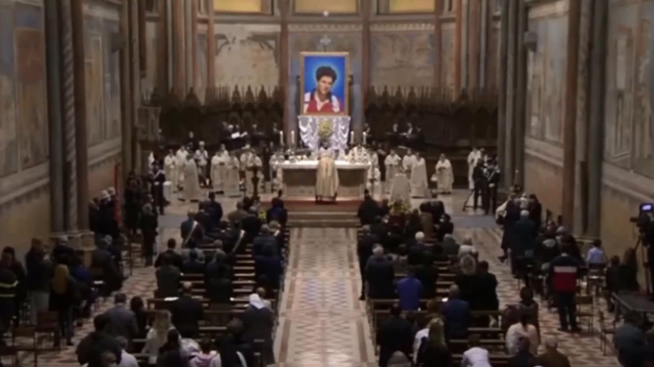 Carlo Acutis é beatificado na Itália