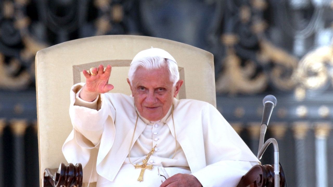 Relatório conclui que Bento XVI sabia de casos de abuso sexual na Igreja