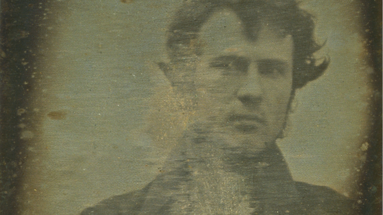 Muito antes de Paris Hilton: a primeira selfie da História foi tirada em 1839