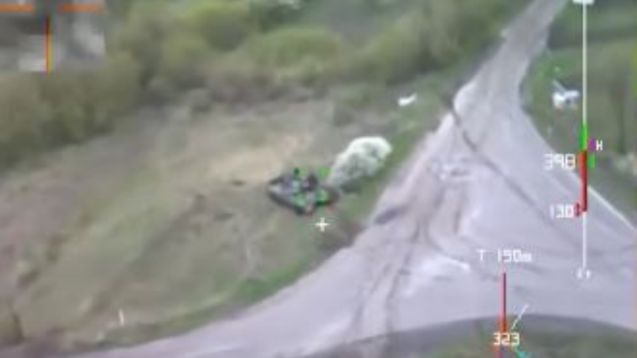 Ucrânia divulga vídeo em que drone kamikaze atinge russos