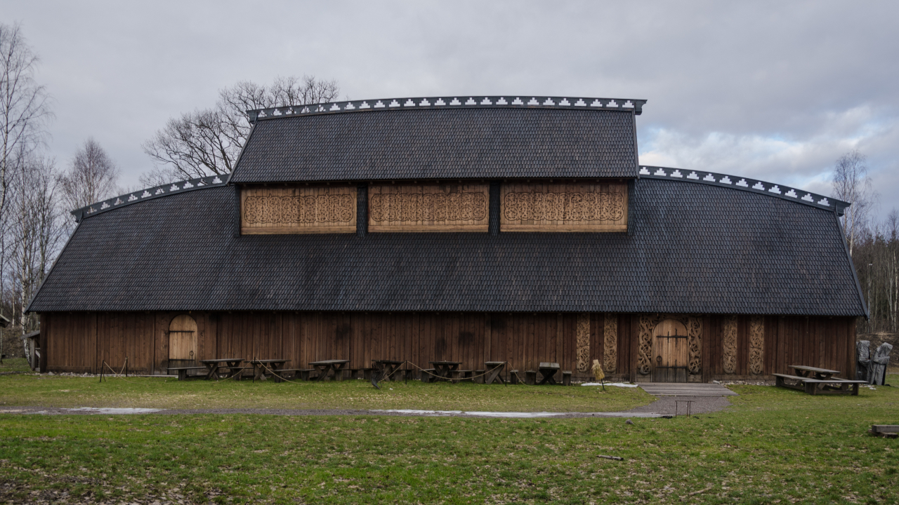 Três imponentes salões vikings são encontrados na Noruega