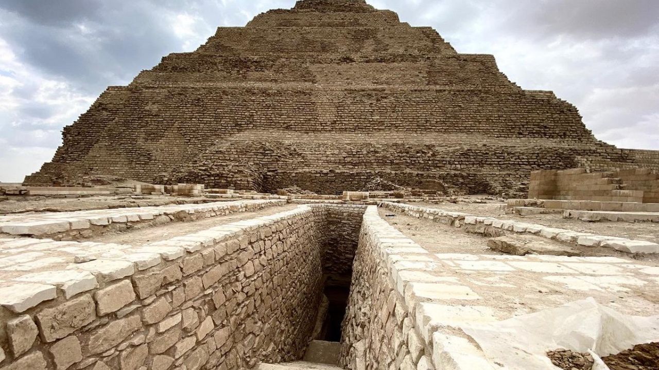 Governo egípcio conclui reforma da Pirâmide de Djoser. Confira as imagens divulgadas!