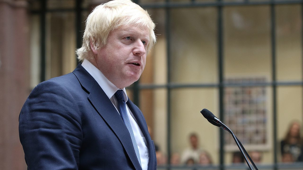 Boris Johnson continua na UTI e não foi intubado