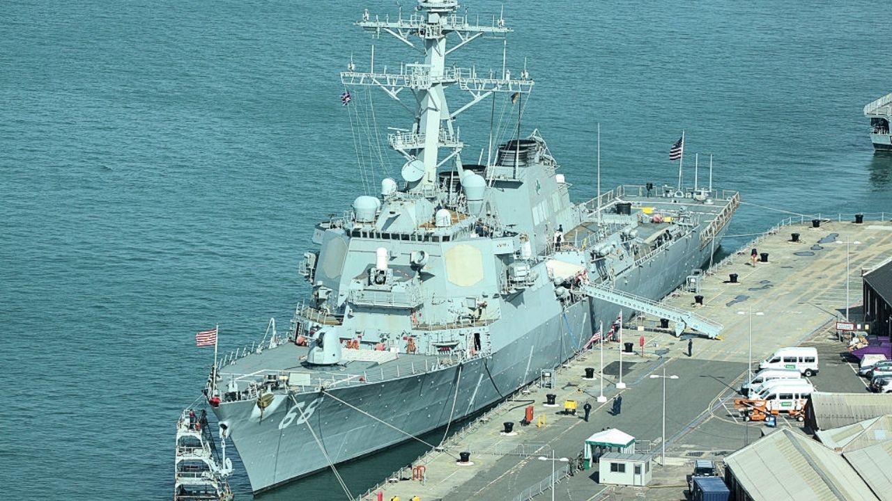 Embarcação americana usada na Segunda Guerra Mundial afunda em parque naval
