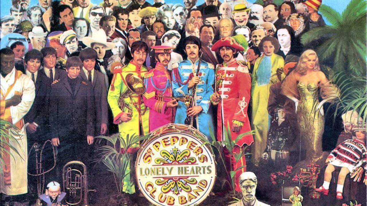 John Lennon queria colocar Adolf Hitler na capa do disco mais icônico dos Beatles