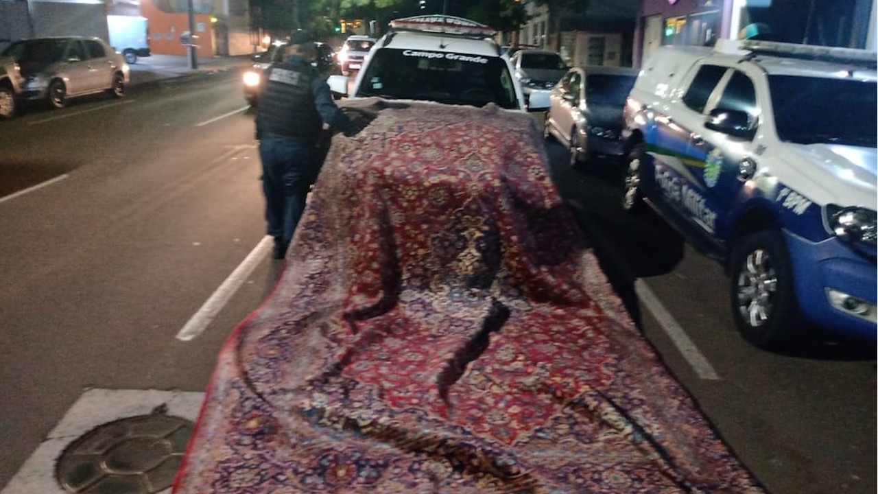 Tapete iraniano antigo avaliado em R$ 50 mil é roubado e trocado por cocaína